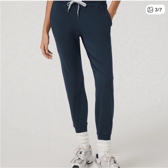 NEW Vuori Performance Jogger Midnight Heather - Small - Picture 3 of 6